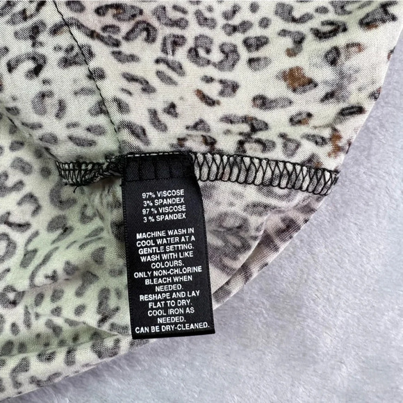 Saks Fifth Avenue Womens Top Cheetah Print Black Label 1/2 Sleeve V Neck Animal - Picture 12 of 14
